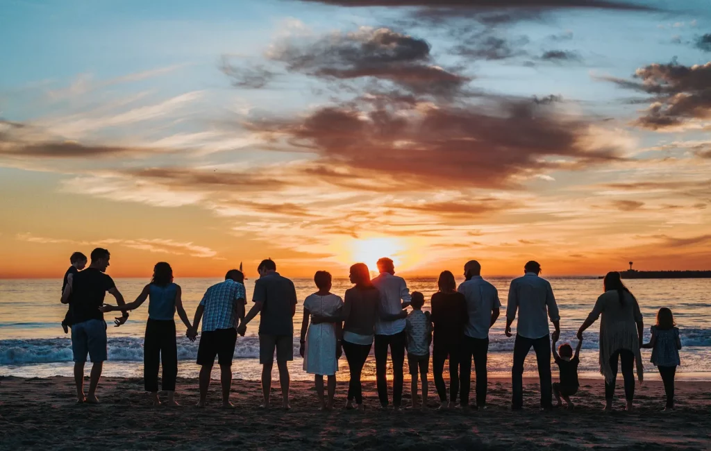 WIr stehen zusammen [Quelle: Tyler Nix]